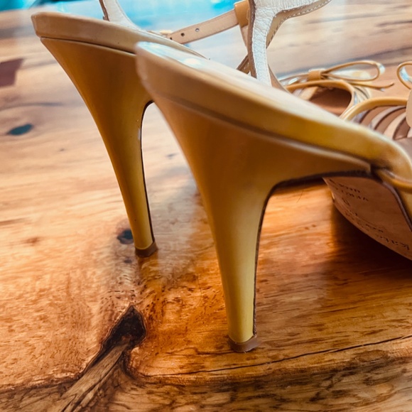 KATE SPADE NY ITALY 7.5B VERO CUOIO Yellow Patent Strappy Heels PUMPS - Picture 9 of 11